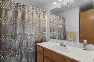 684 NE Goldie Dr, Hillsboro, OR 97124 - Photo 35