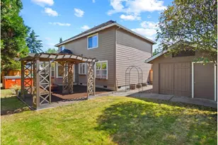 684 NE Goldie Dr, Hillsboro, OR 97124 - Photo 39