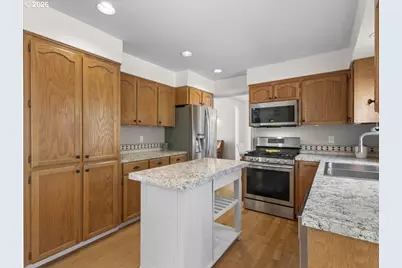 684 NE Goldie Dr, Hillsboro, OR 97124 - Photo 15