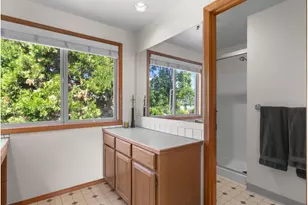 684 NE Goldie Dr, Hillsboro, OR 97124 - Photo 29