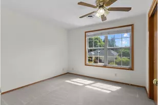 684 NE Goldie Dr, Hillsboro, OR 97124 - Photo 33