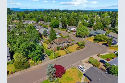684 NE Goldie Dr, Hillsboro, OR 97124 - Photo 45