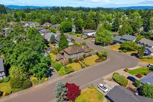684 NE Goldie Dr, Hillsboro, OR 97124 - Photo 45