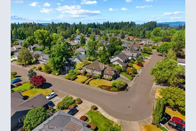 684 NE Goldie Dr, Hillsboro, OR 97124 - Photo 43