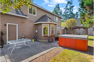 684 NE Goldie Dr, Hillsboro, OR 97124 - Photo 37