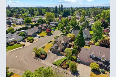 684 NE Goldie Dr, Hillsboro, OR 97124 - Photo 45