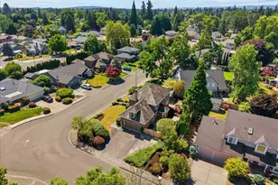 684 NE Goldie Dr, Hillsboro, OR 97124 - Photo 45