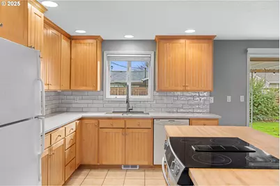 1538 Umpqua Rd, Woodburn, OR 97071 - Photo 11