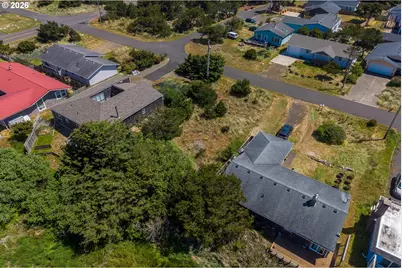 1306 NW Parker Ave, Waldport, OR 97394 - Photo 5