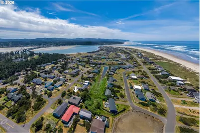 1306 NW Parker Ave, Waldport, OR 97394 - Photo 9