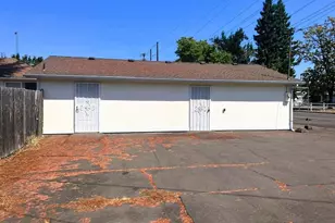 45 Thomas Ln, Cottage Grove, OR 97424 - Photo 7