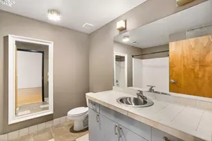 408 NW 12th Ave, Portland, OR 97209 - Photo 19