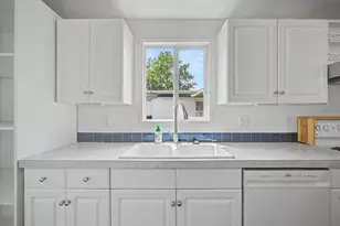 20140 NE Sandy Blvd, Fairview, OR 97024 - Photo 13