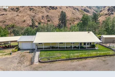 54312 Highway 86, Halfway, OR 97834 - Photo 1