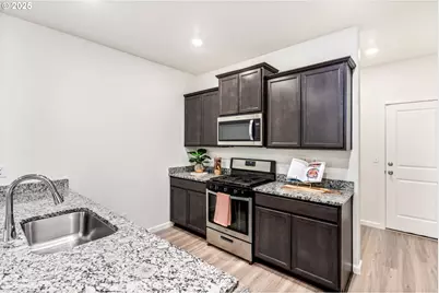 59 NE 134th Pl, Portland, OR 97230 - Photo 9