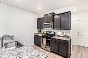 59 NE 134th Pl, Portland, OR 97230 - Photo 9