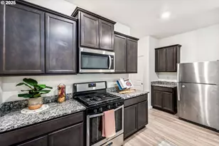 59 NE 134th Pl, Portland, OR 97230 - Photo 5