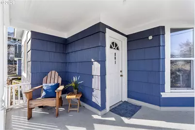 801 Cascade Ave, Hood River, OR 97031 - Photo 3