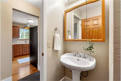 801 Cascade Ave, Hood River, OR 97031 - Photo 13