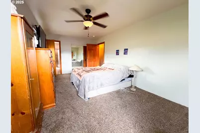 55550 McKern Ln, Mount Vernon, OR 97865 - Photo 15