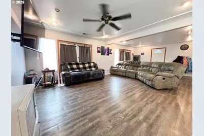 55550 McKern Ln, Mount Vernon, OR 97865 - Photo 3