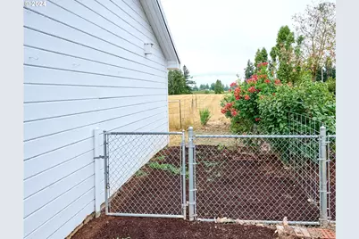 29474 S Highway 170, Canby, OR 97013 - Photo 23