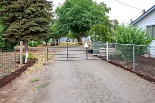 29474 S Hwy 170, Canby, OR 97013 - Photo 9