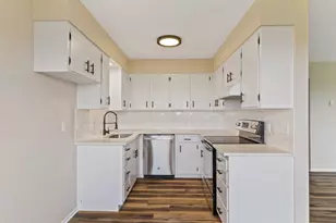 2615 E McLoughlin Blvd, Vancouver, WA 98661 - Photo 29