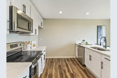 2615 E McLoughlin Blvd, Vancouver, WA 98661 - Photo 13