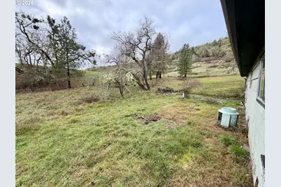 188 Robin St, Roseburg, OR 97470 - Photo 17