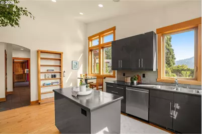 2937 Eliot Dr, Hood River, OR 97031 - Photo 13