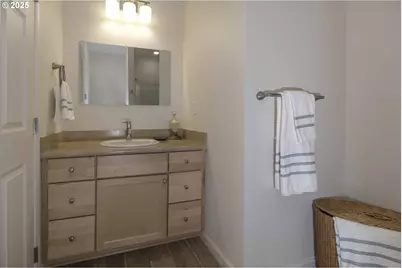 1581 37th St, Florence, OR 97439 - Photo 11