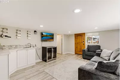 535 NE Bridgeton Rd #7, Portland, OR 97211 - Photo 17
