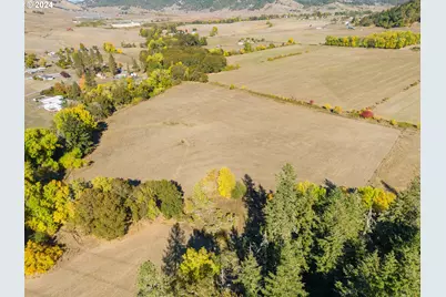 18235 Dixonville Rd, Roseburg, OR 97470 - Photo 7