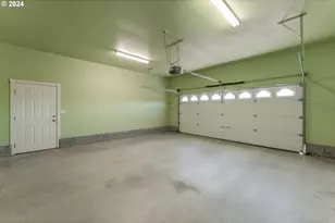 18235 Dixonville Rd, Roseburg, OR 97470 - Photo 39