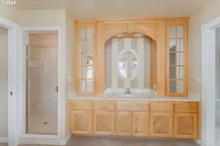 18235 Dixonville Rd, Roseburg, OR 97470 - Photo 27