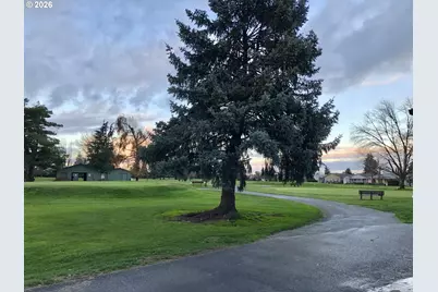 1386 Vanderbeck Ln, Woodburn, OR 97071 - Photo 39