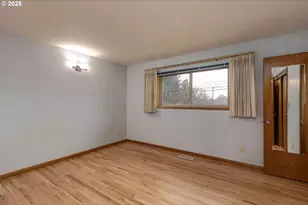 10502 SE Market St, Portland, OR 97216 - Photo 19