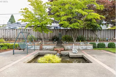 10502 SE Market St, Portland, OR 97216 - Photo 7