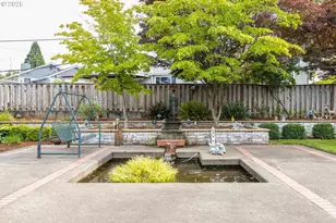 10502 SE Market St, Portland, OR 97216 - Photo 7