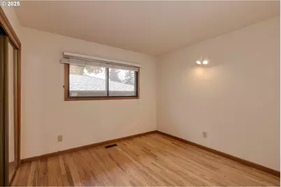 10502 SE Market St, Portland, OR 97216 - Photo 21