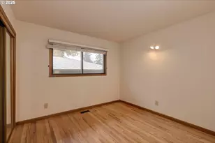 10502 SE Market St, Portland, OR 97216 - Photo 21