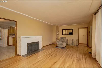 10502 SE Market St, Portland, OR 97216 - Photo 13