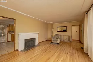 10502 SE Market St, Portland, OR 97216 - Photo 13