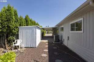 11387 SW Royal Villa Dr, Portland, OR 97224 - Photo 31