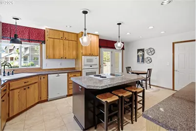 679 NE Maryann Ct, Hillsboro, OR 97124 - Photo 21
