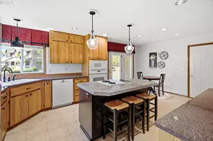 679 NE Maryann Ct, Hillsboro, OR 97124 - Photo 21