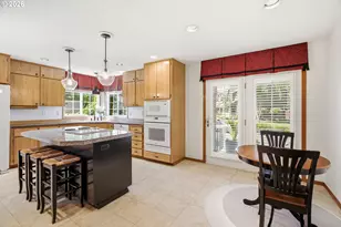 679 NE Maryann Ct, Hillsboro, OR 97124 - Photo 23