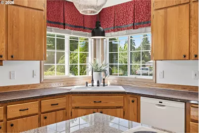 679 NE Maryann Ct, Hillsboro, OR 97124 - Photo 21