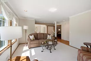 679 NE Maryann Ct, Hillsboro, OR 97124 - Photo 5